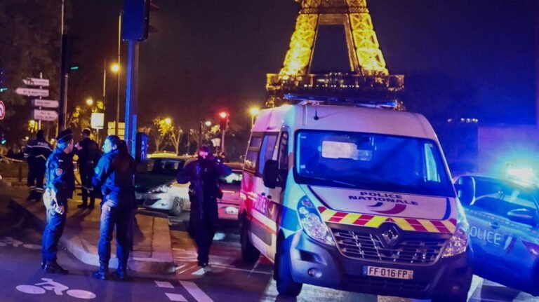 Paris attack near Eiffel Tower